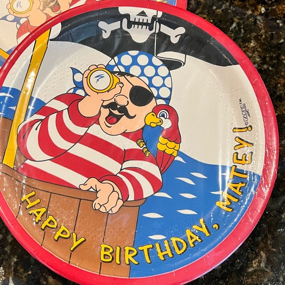 NWT Vintage Pirate "Birthday Buccaneer" Party Plates 2-Pack - Picture 4 of 4